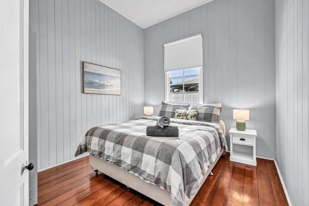 Holiday home Gabba 2 Separate Homes 1 Block 6 Bdrms Brisbane
