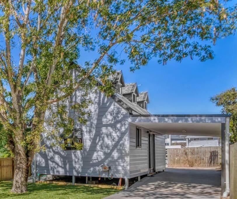 Holiday home Gabba 2 Separate Homes 1 Block 6 Bdrms *