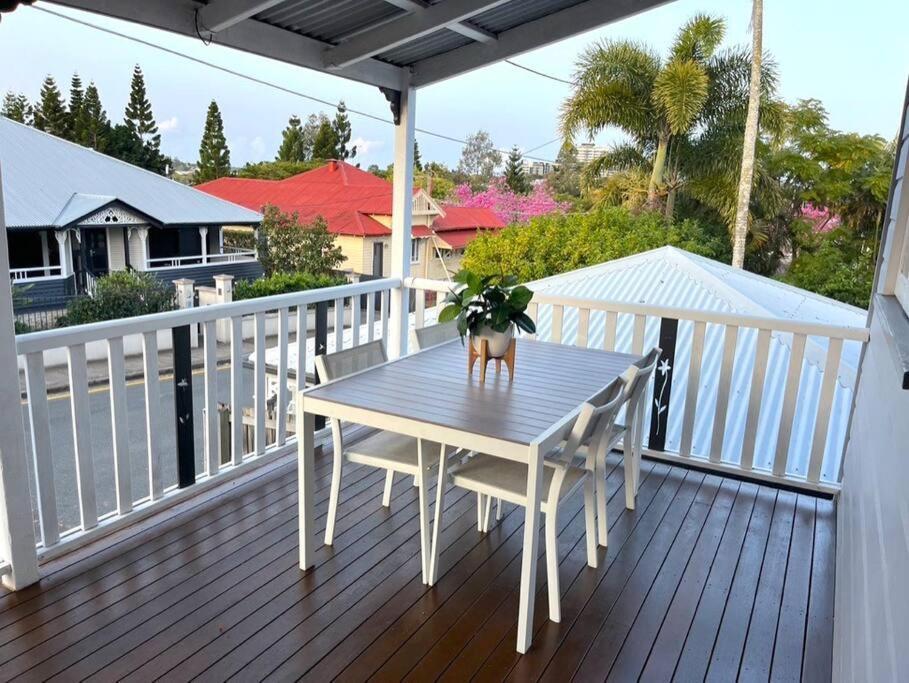 Gabba 2 Separate Homes 1 Block 6 Bdrms * Brisbane