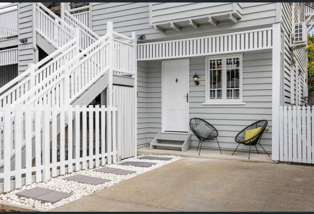 Cedar Street Lower 2br Petyard Holiday home *