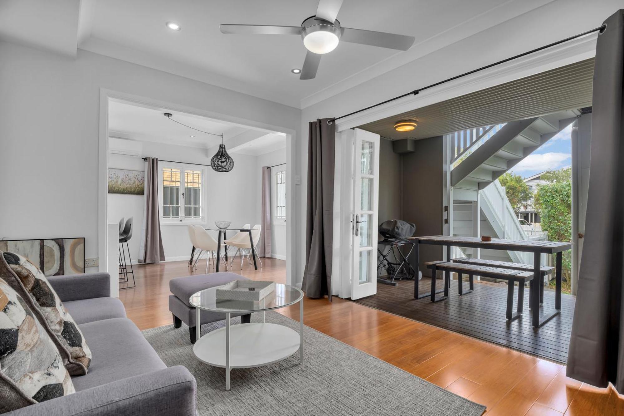 Cedar Street Lower 2br Petyard Holiday home