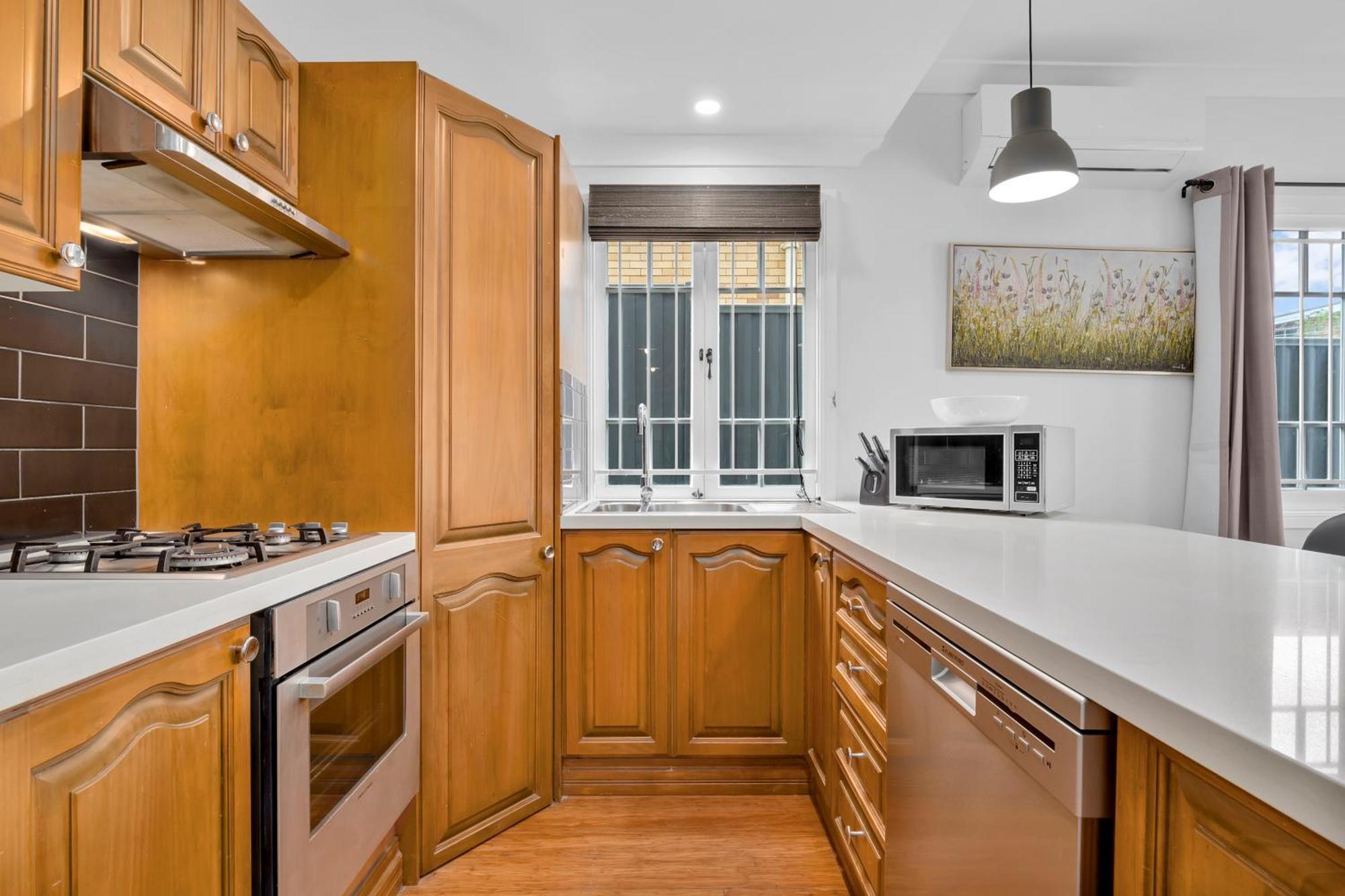 Cedar Street Lower 2br Petyard * Brisbane