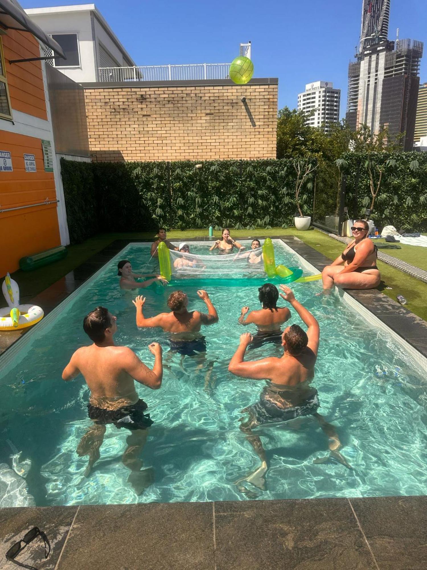 Backpackers Hq Hostel *