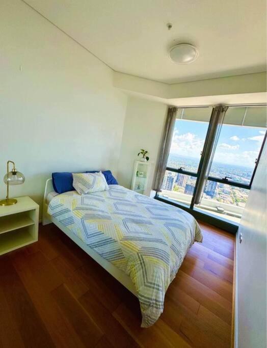 Best Location In The City, River Views - With Weliton - Shared Common Area, Bedroom And Bathroom Are Private Apartment Brisbane