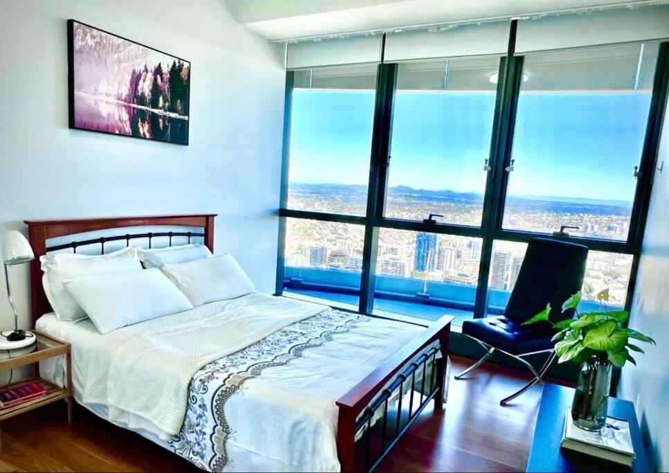 Best Location In The City, River Views - With Weliton - Shared Common Area, Bedroom And Bathroom Are Private Apartment Brisbane