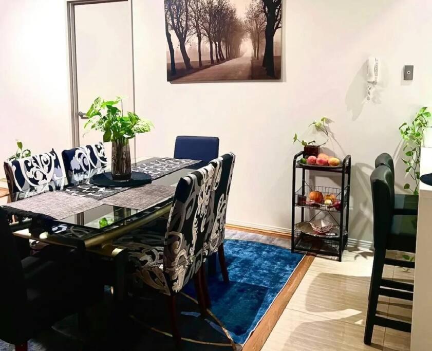 Best Location In The City, River Views - With Weliton - Shared Common Area, Bedroom And Bathroom Are Private