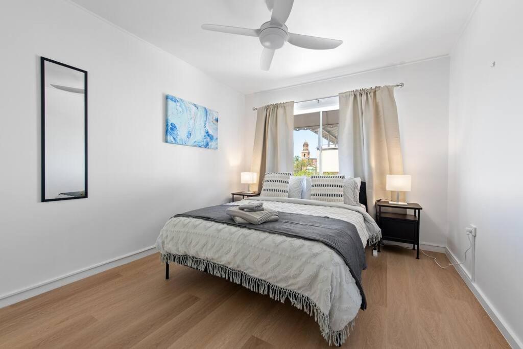 Apartment New Farm Nest- 2bed 1bath Balcony