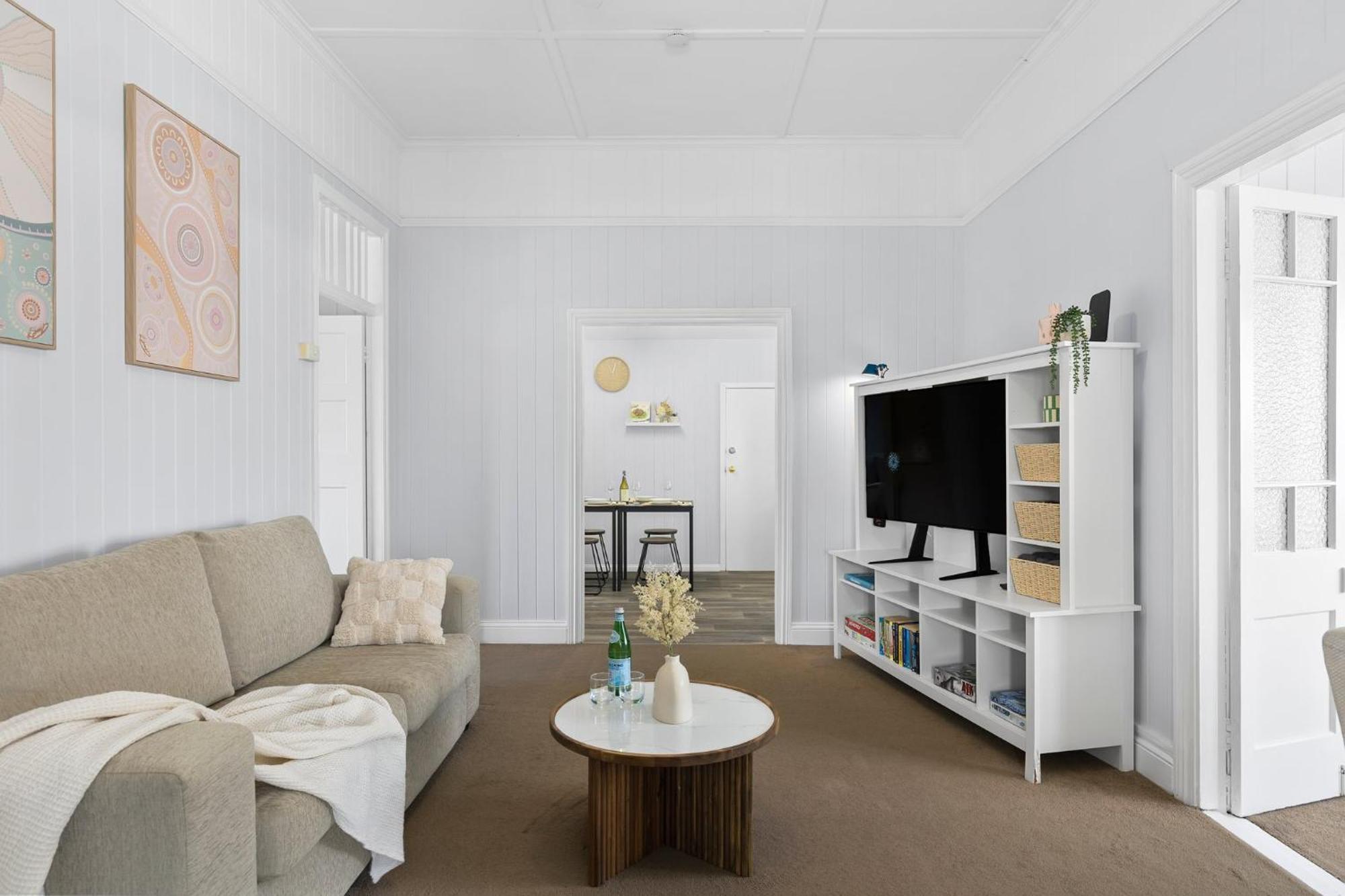 Wow Bridge Views Near Cbd Quiet Bus Train Holiday home Brisbane