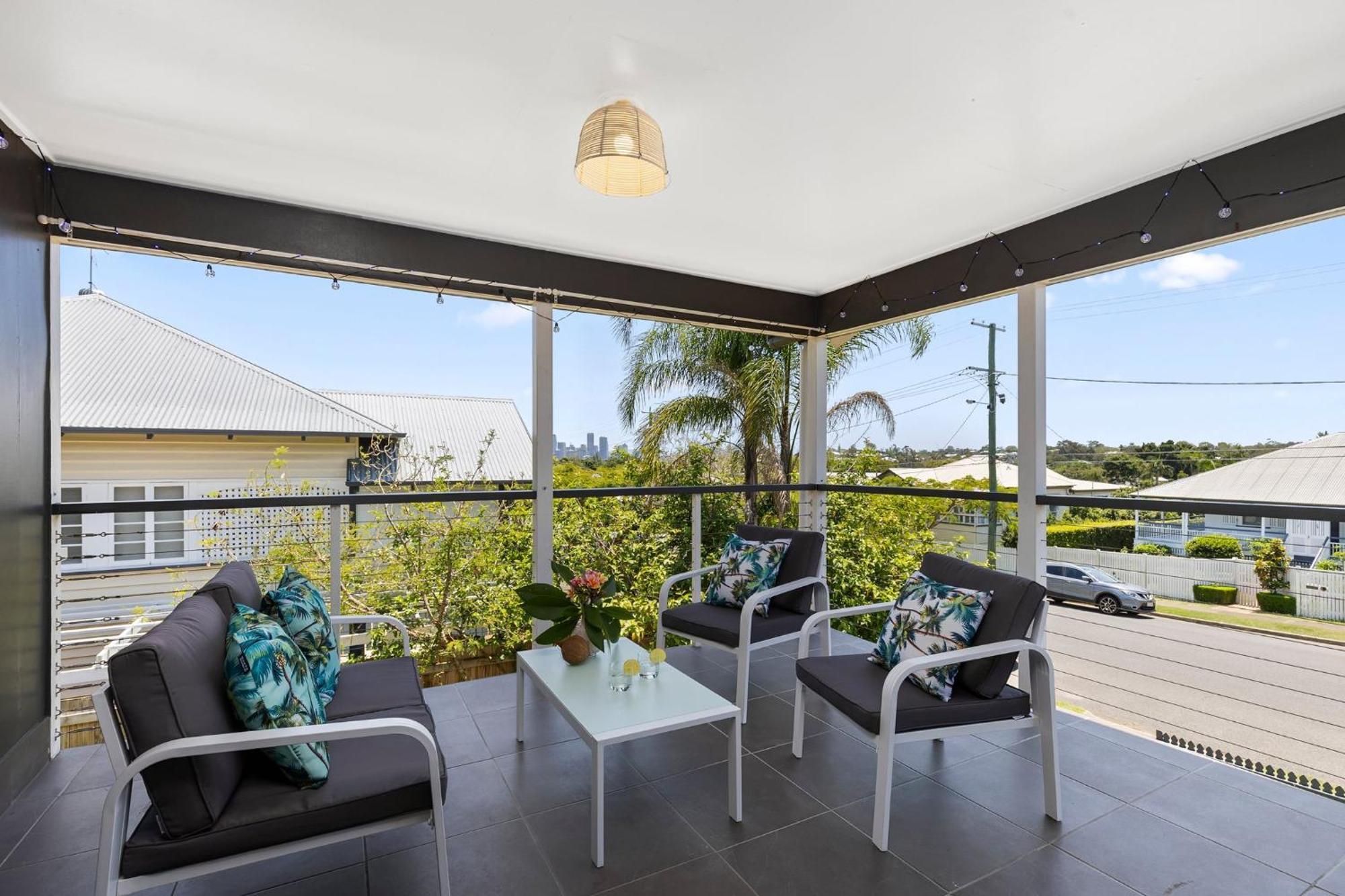 Wow Bridge Views Near Cbd Quiet Bus Train * Brisbane