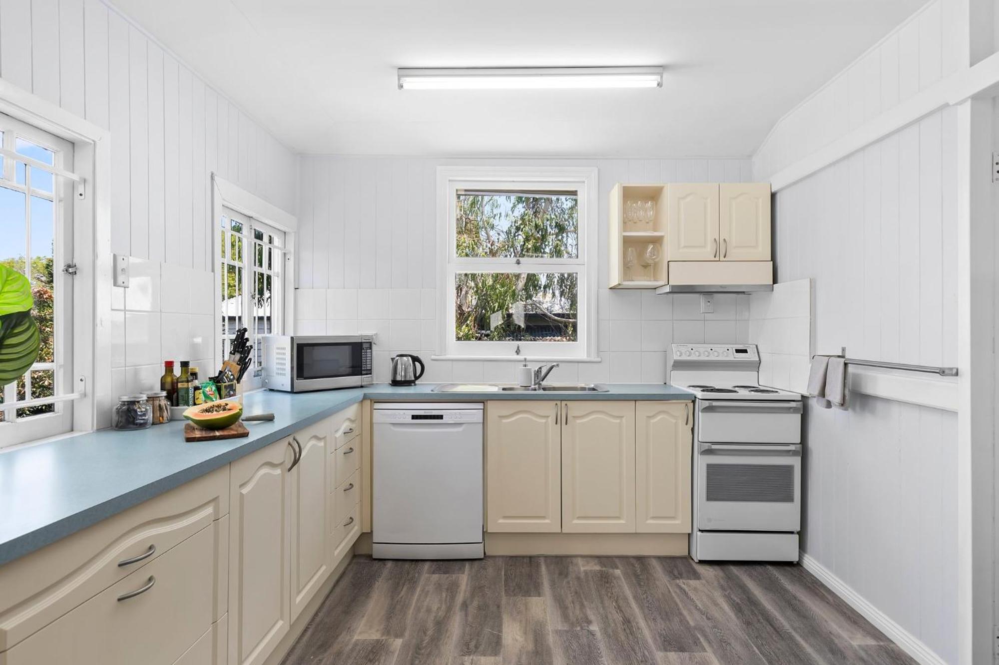 Wow Bridge Views Near Cbd Quiet Bus Train Holiday home