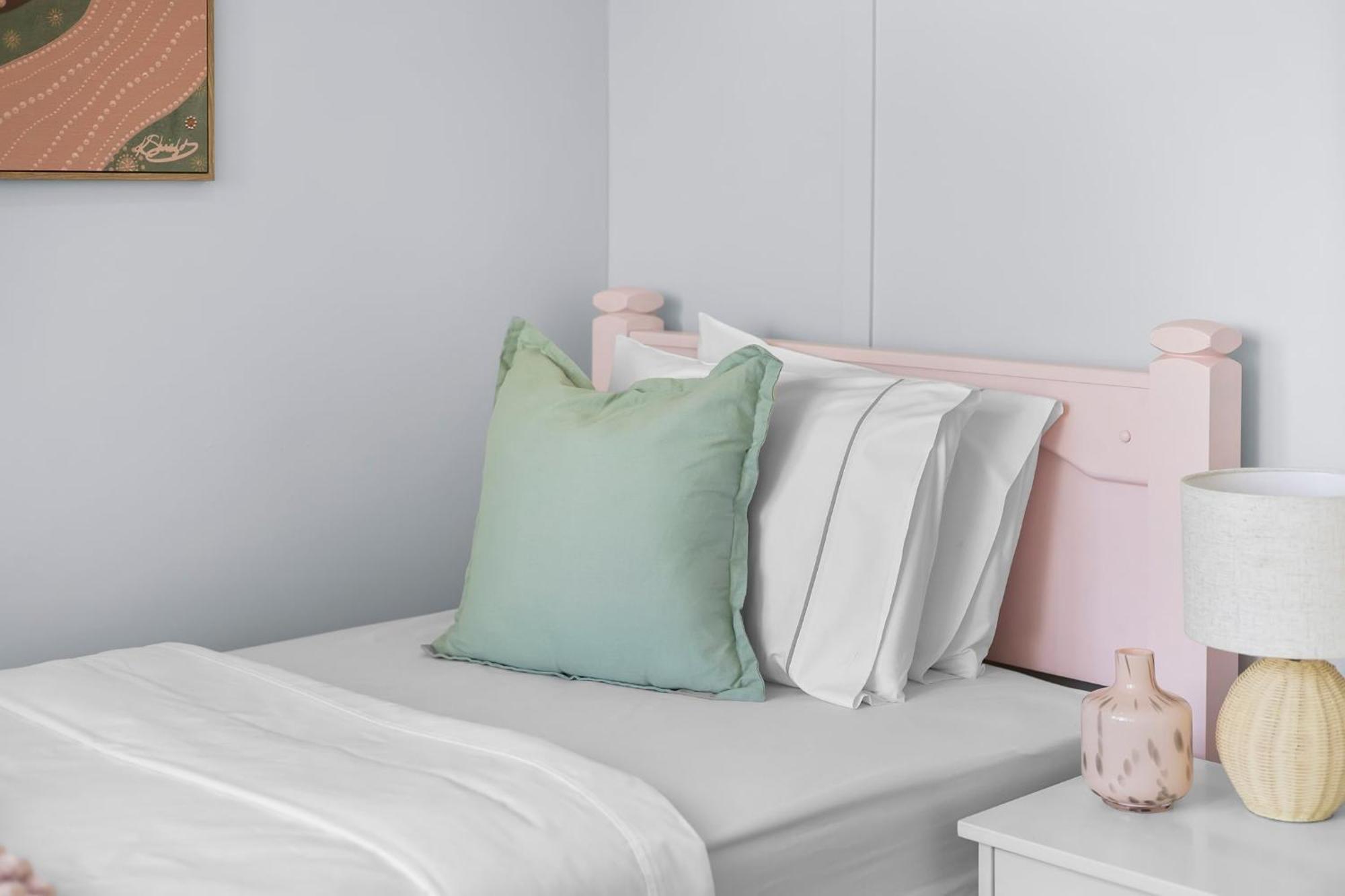 Wow Bridge Views Near Cbd Quiet Bus Train Holiday home Brisbane