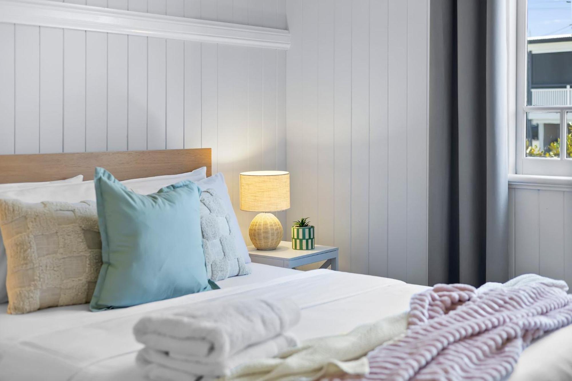 Wow Bridge Views Near Cbd Quiet Bus Train Holiday home Brisbane