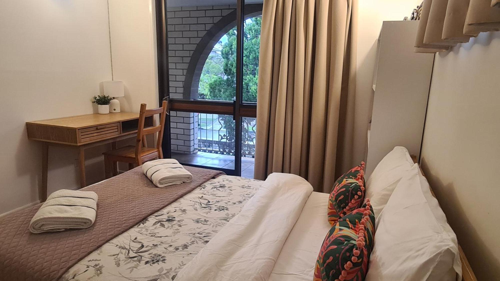 4br Big Family House With Huge Pool *