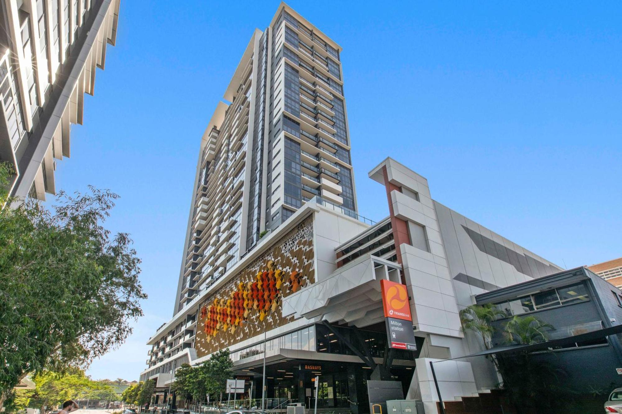 2bedroom Exec Near Suncorp Free Carpark Apartment