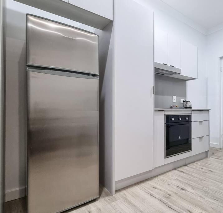 Wishart 1bed 1bath Tiny, Quiet House W Parking M15 *