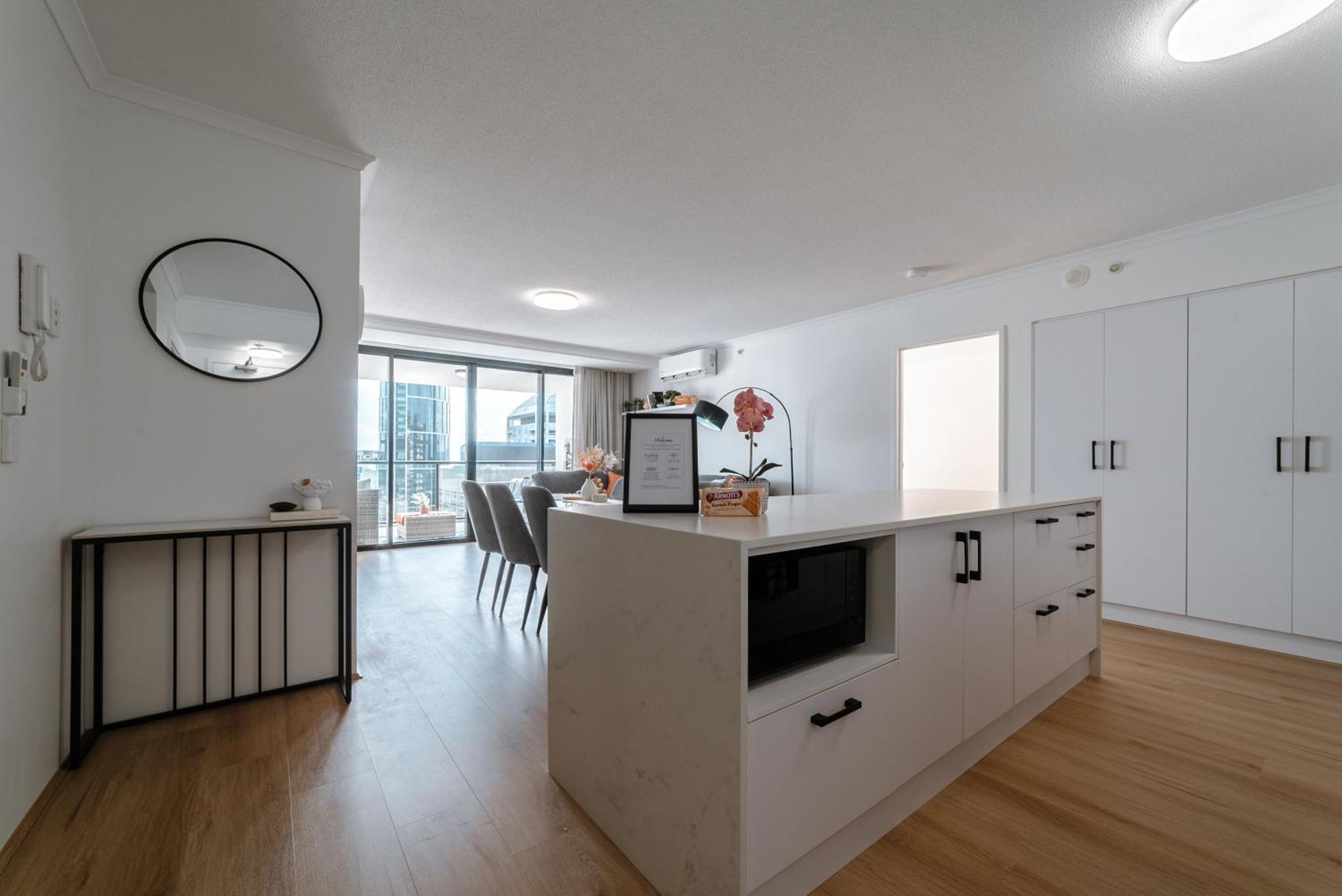 Lux 39th Floor 3br 2bath, River View, Pool, Gym, Wifi