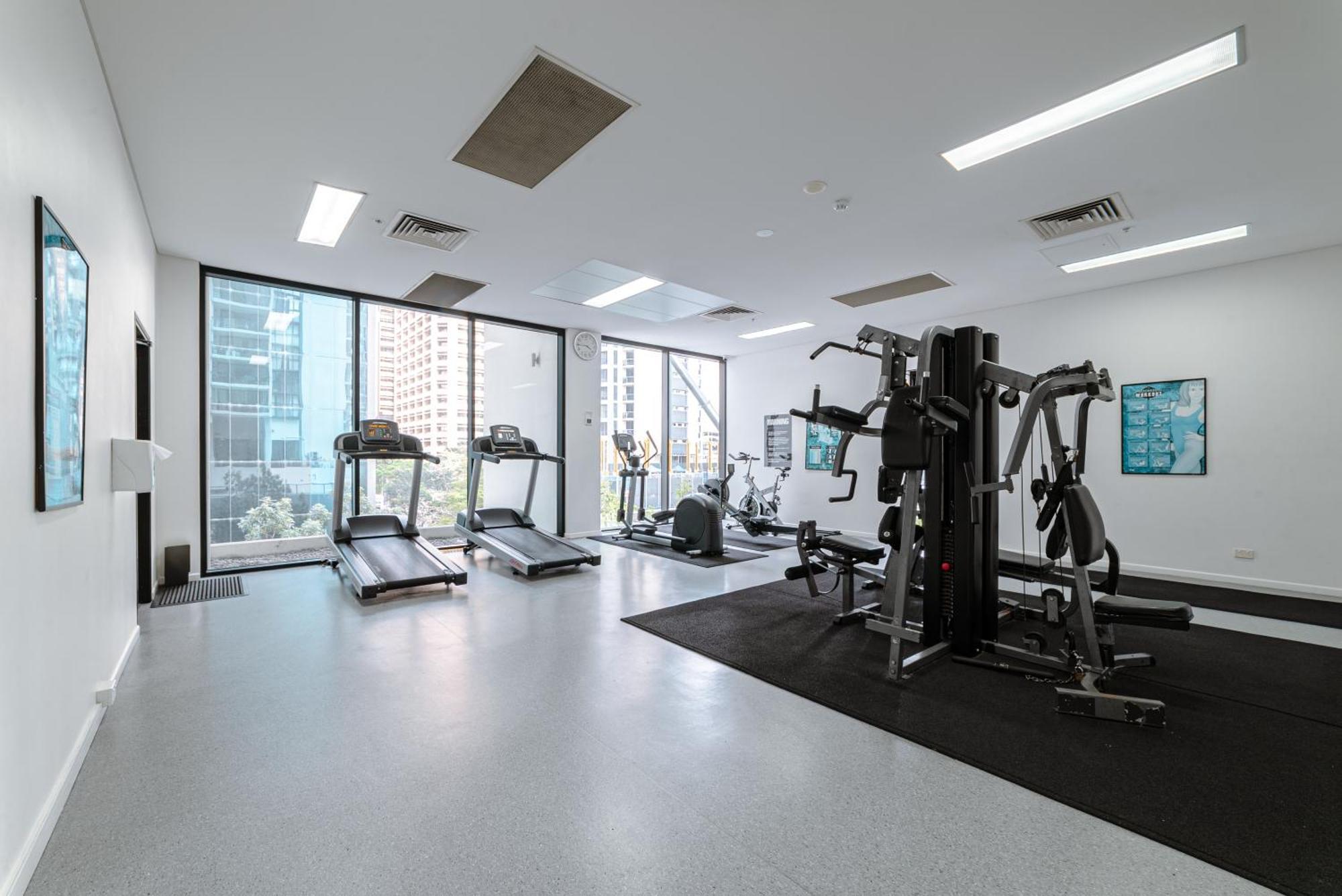 Lux 39th Floor 3br 2bath, River View, Pool, Gym, Wifi *