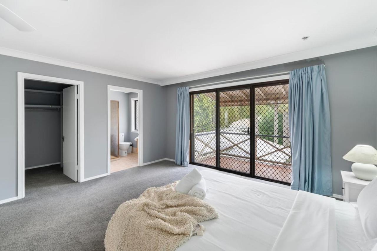 Spacious Affordable 7b3b 2 Living Pool Yard And Mall Holiday home Brisbane