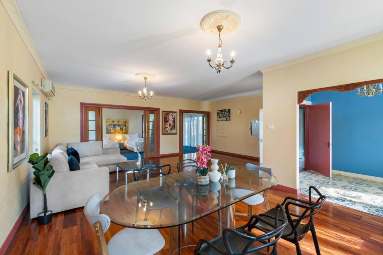 Spacious Affordable 7b3b 2 Living Pool Yard And Mall * Brisbane