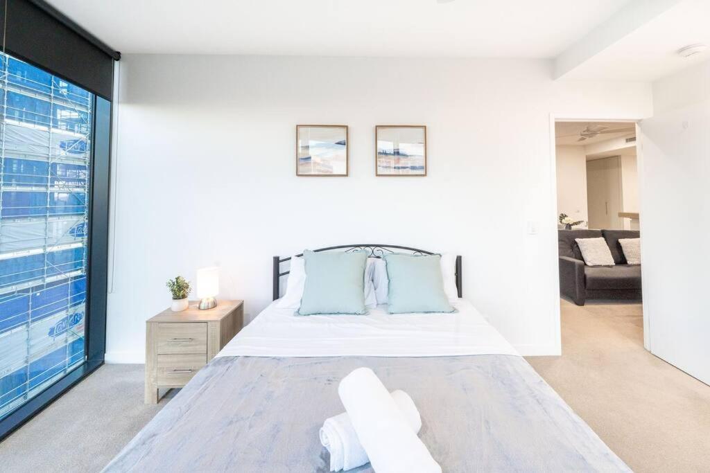 2br-2ba Resort-style Retreat In Hamilton M21