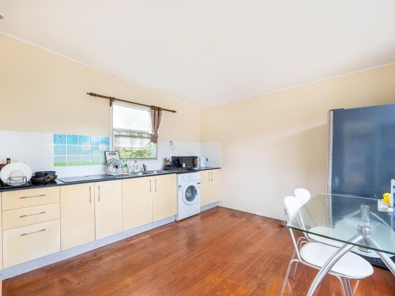 Walk To Uq Shops And Transit Great Value * Brisbane