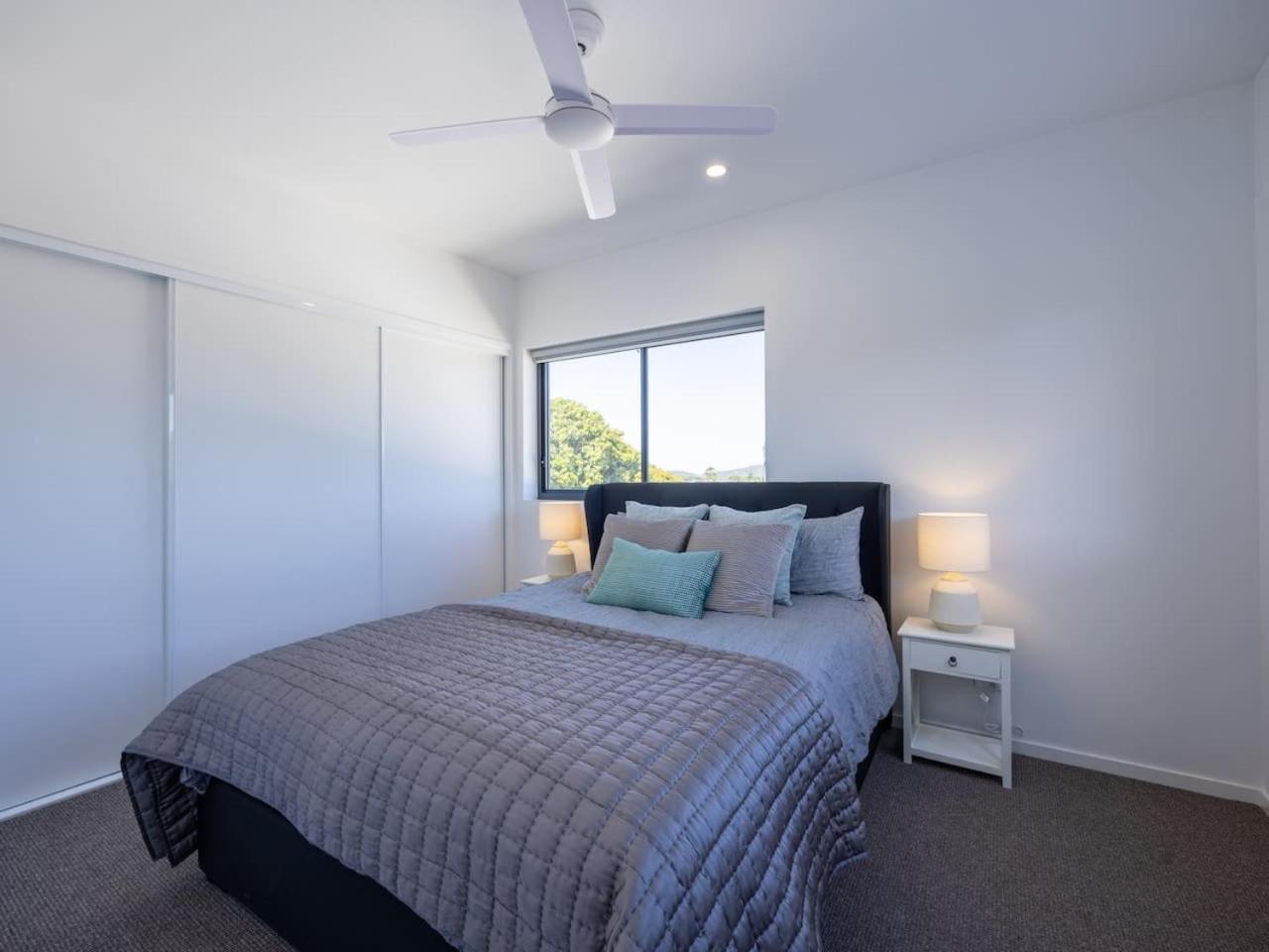 Holiday home 2 Beds Walk To Shops And Trails 12 Mins To Cbd *