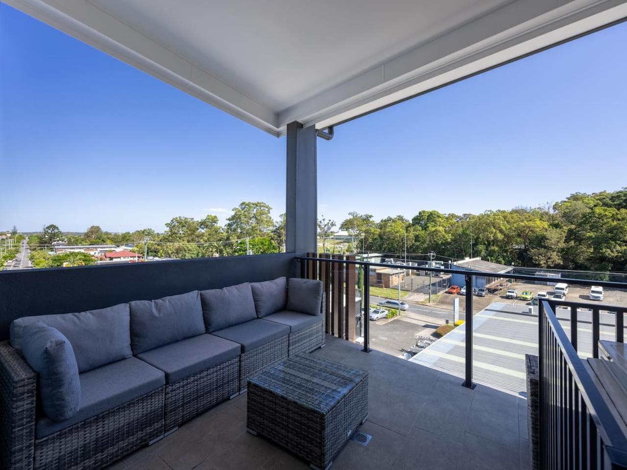 2 Beds Walk To Shops And Trails 12 Mins To Cbd