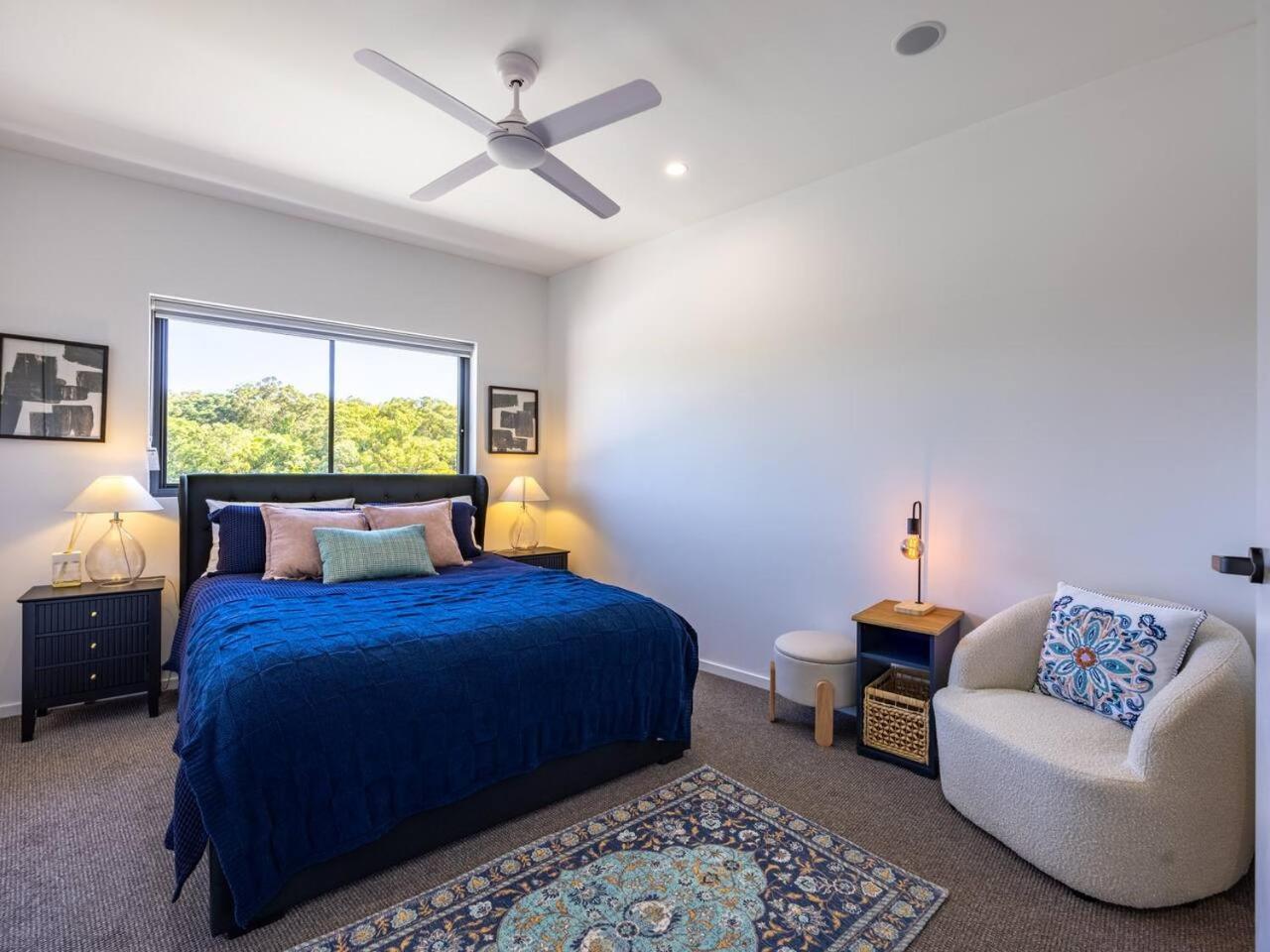 2 Beds Walk To Shops And Trails 12 Mins To Cbd Holiday home *