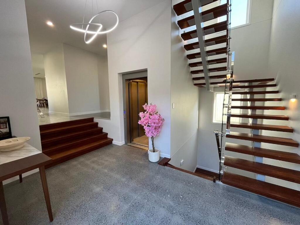 Holiday home 5 Star Luxury Build