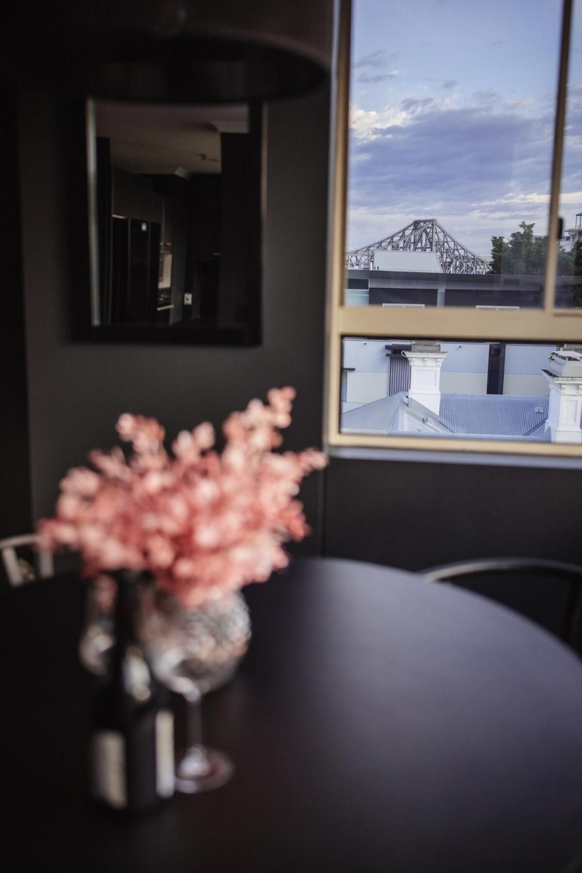 Riverside On Moray * Brisbane