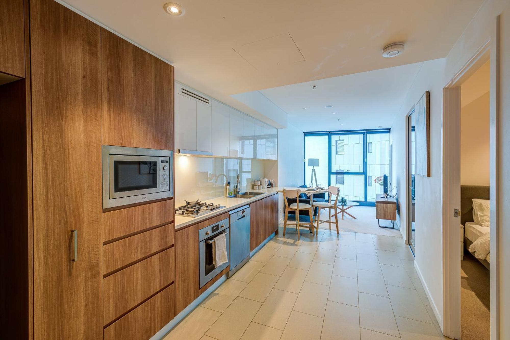 Lux Living In Heart Of Apartment Brisbane
