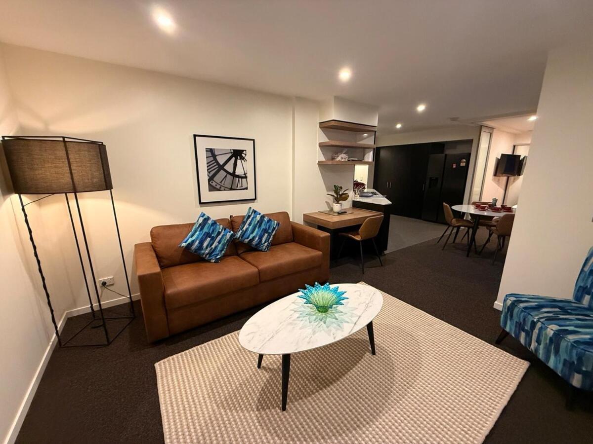 Apartment Discover Urban Bliss In Our 1-bedroom Apartment! Views And Cultural Gems