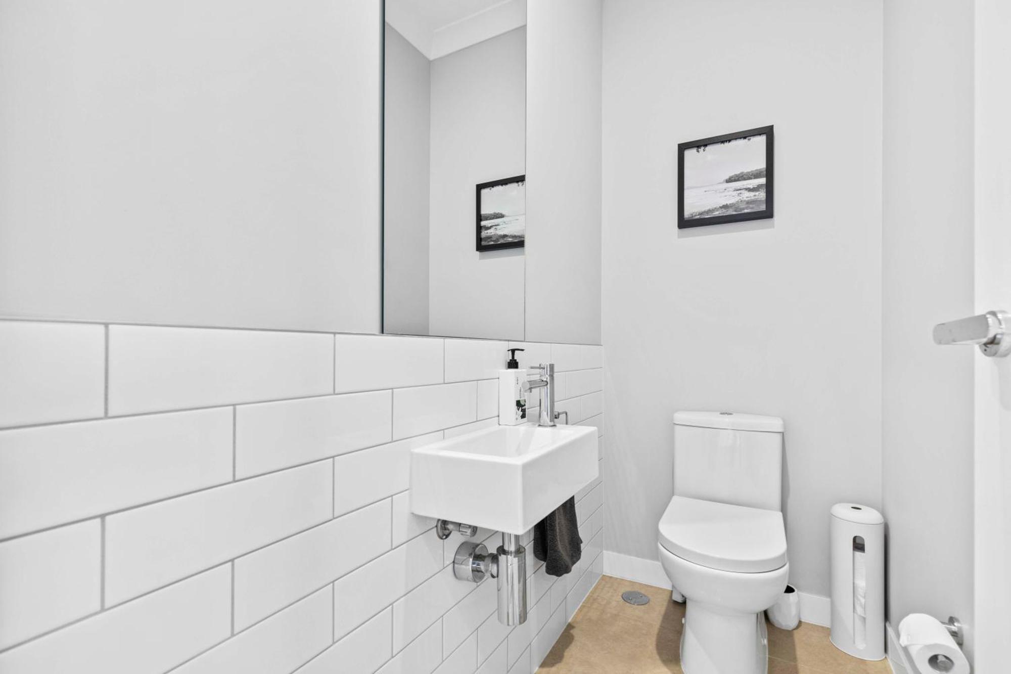 Apartment Stylish 3br Townhouse Camphill - Wifi, Parking Brisbane