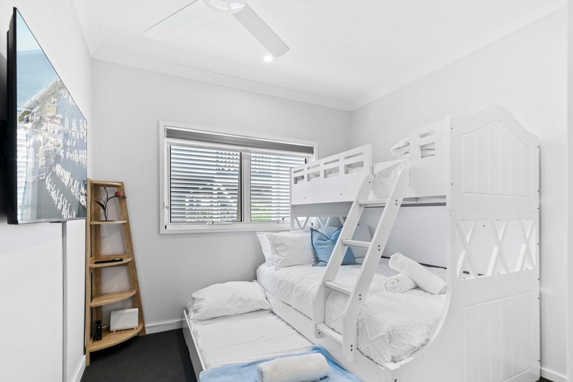 Stylish 3br Townhouse Camphill - Wifi, Parking Apartment *