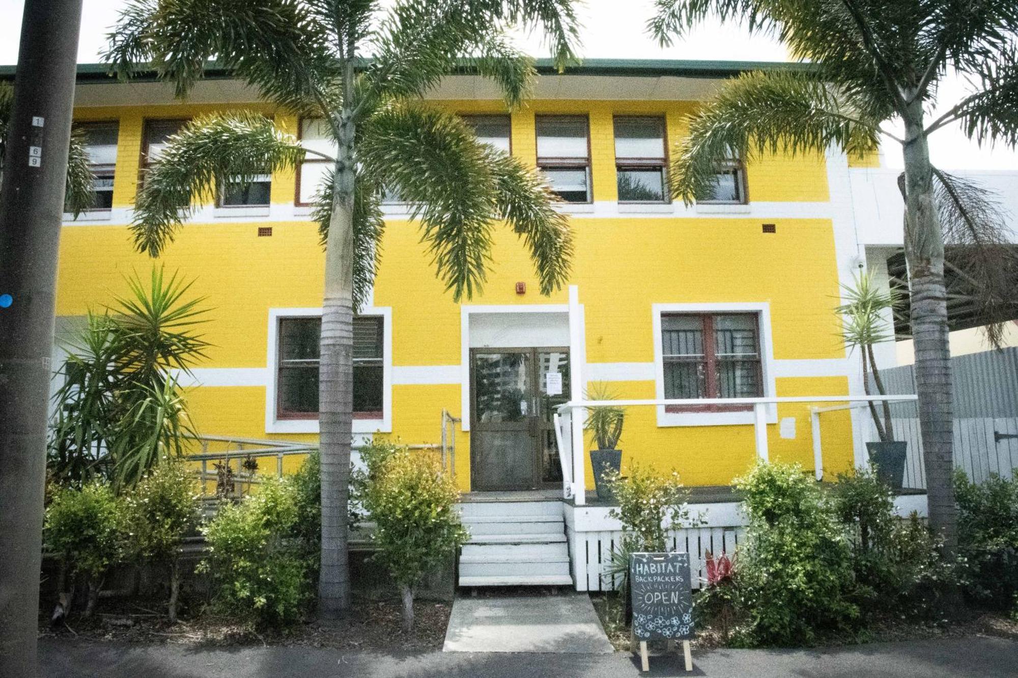 Habitat Backpackers Hostel *