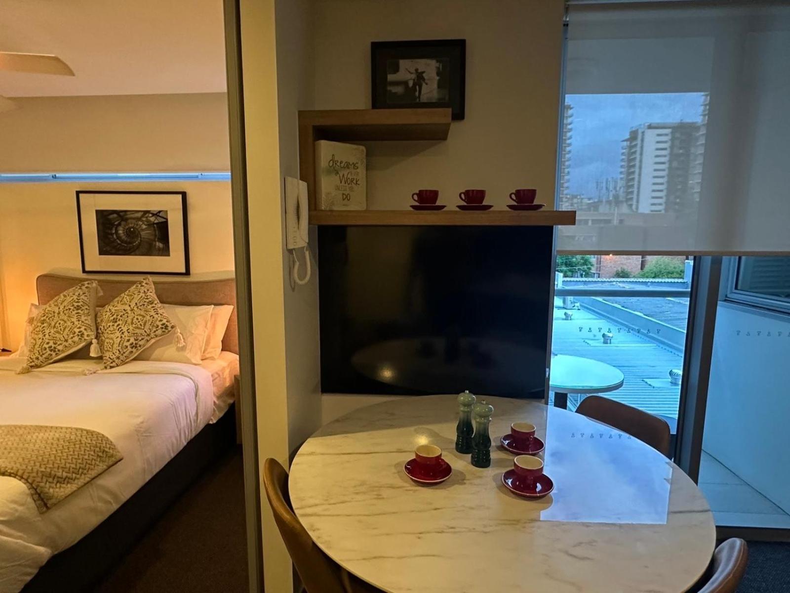 Apartment Discover Urban Bliss In Our 1-bedroom Apartment! Views And Cultural Gems