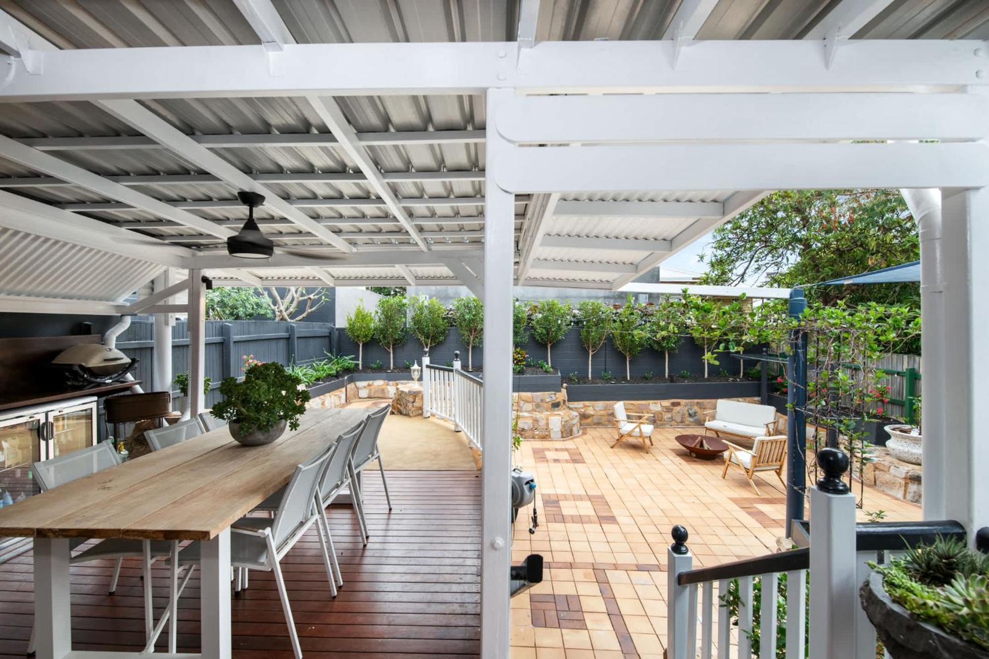 3 Bed Queenslander In Heart Of Holiday home Brisbane