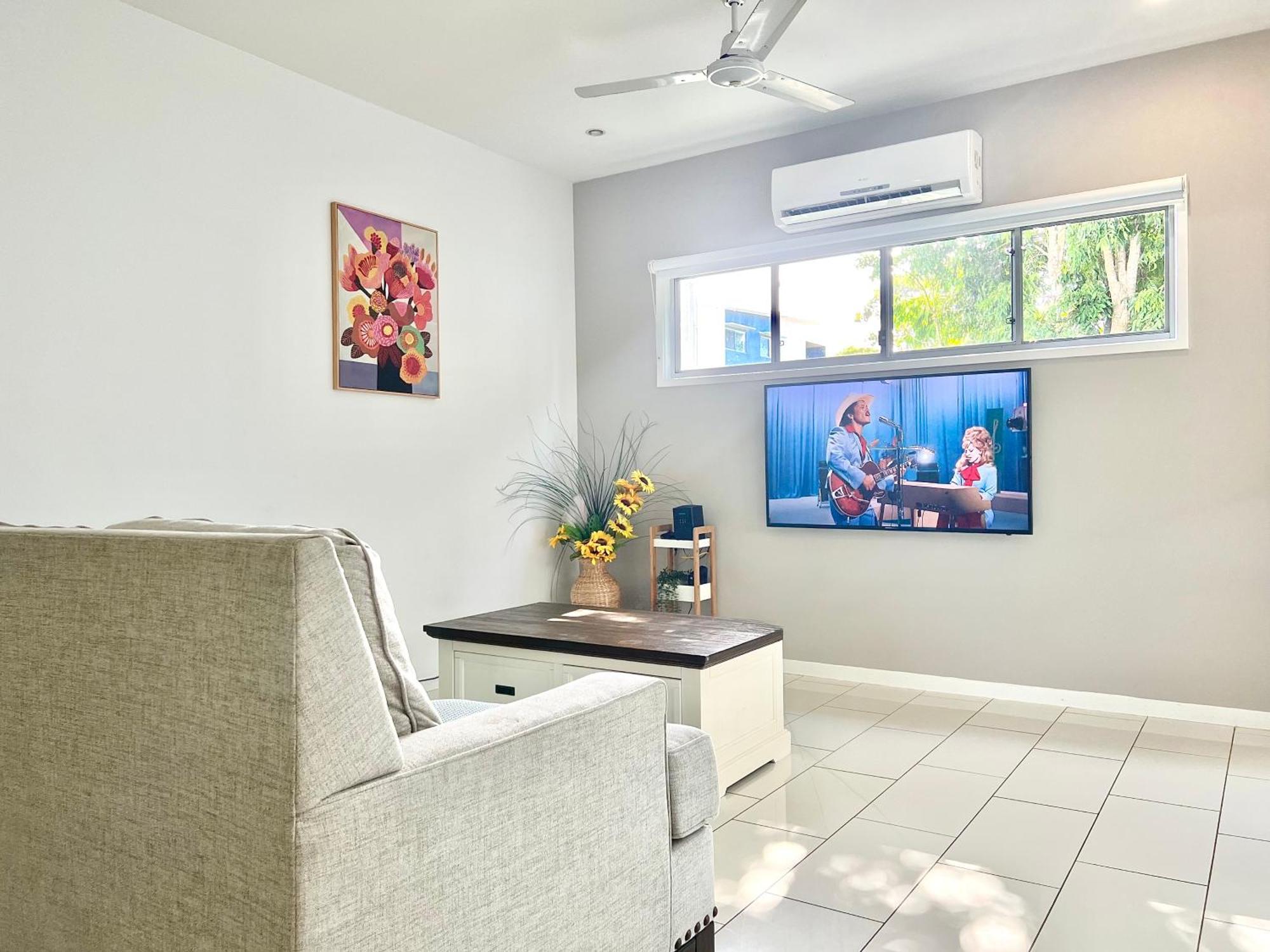 Stunning 3-bedroom Townhouse Holiday home Brisbane