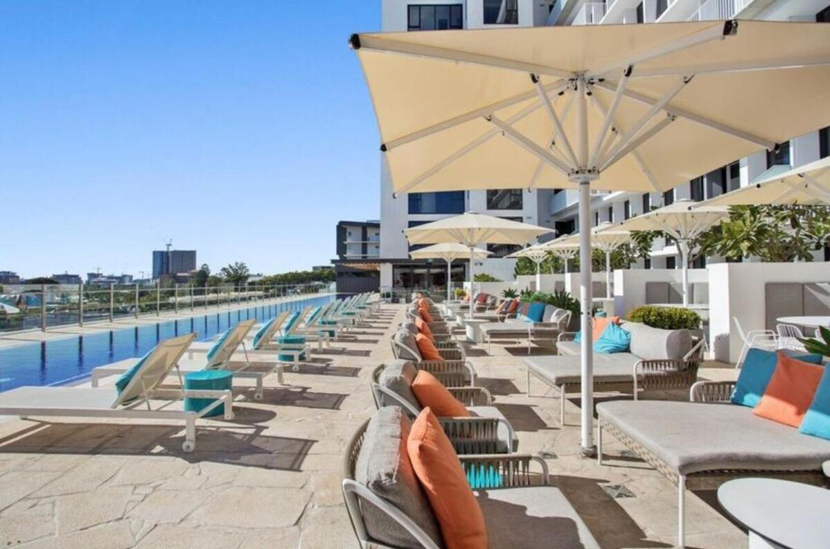 Apartment Modern 1 Bedroom With Views Pool And Gym