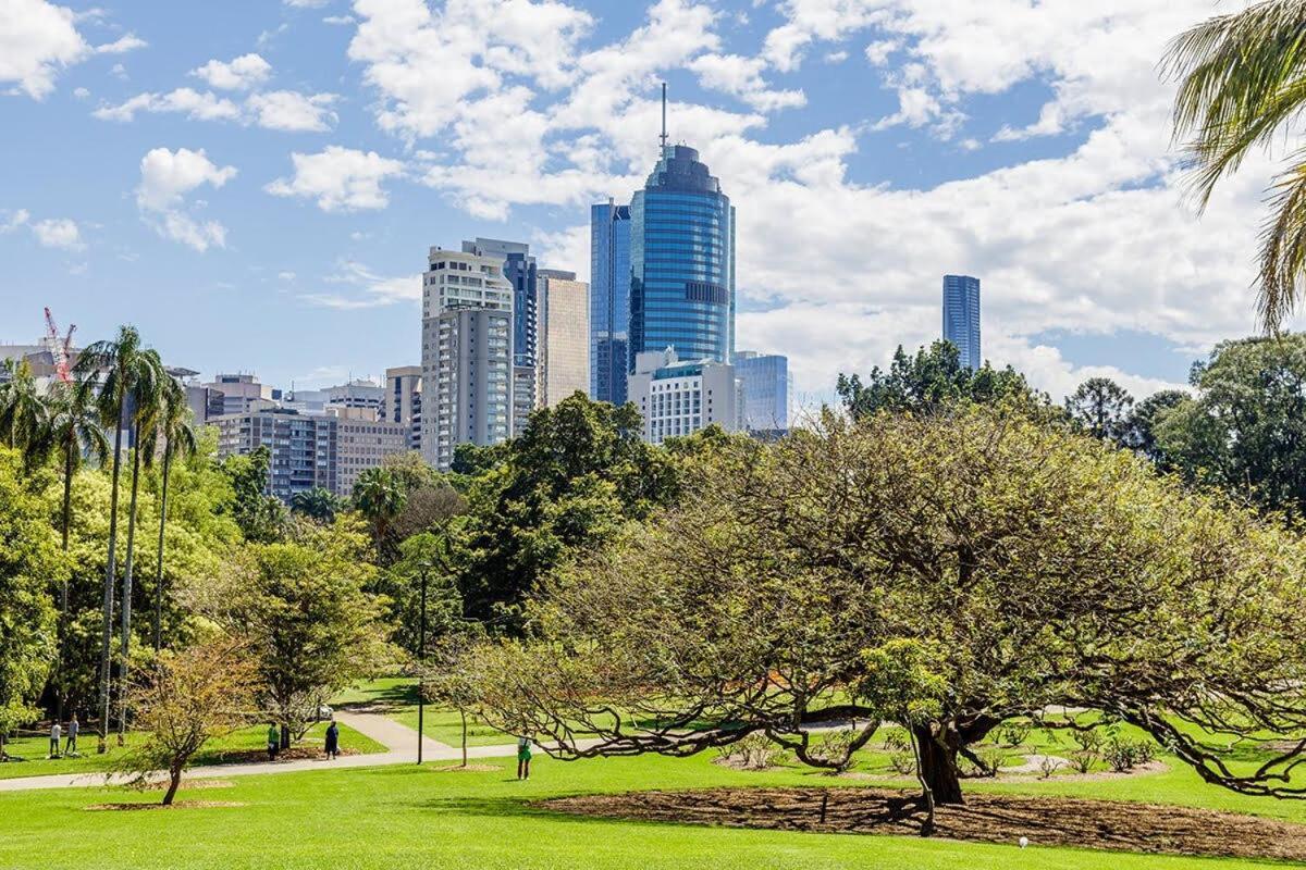 Escape To Elegance Stylish 2br In Skytower Apartment Brisbane