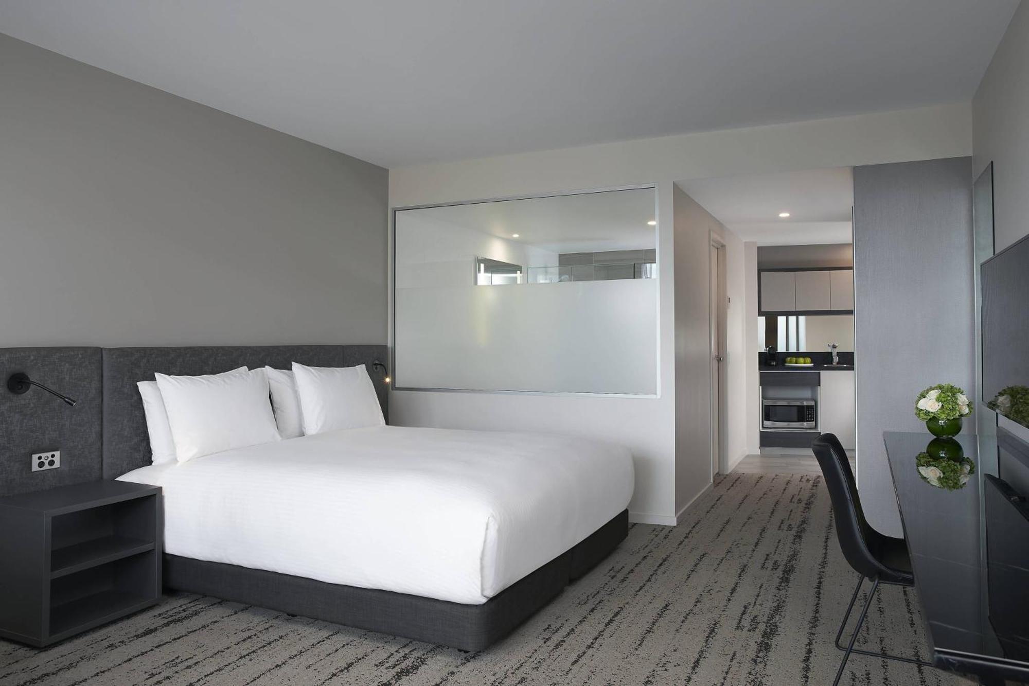 Courtyard By Marriott South Bank 4*