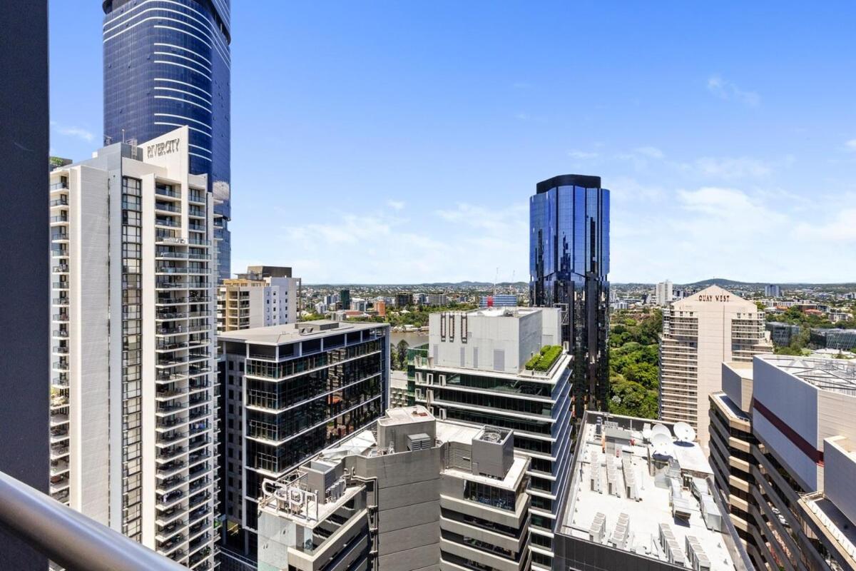 Lux 2bed Apt, Parking, Pool Apartment
