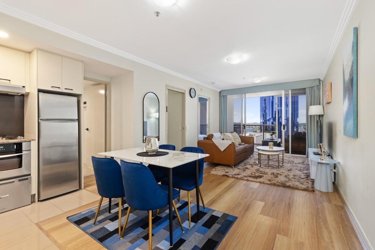 Lux 2bed Apt, Parking, Pool *