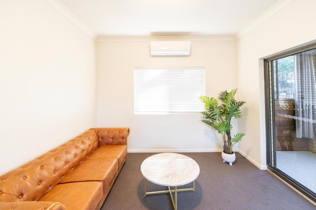 Space Abundant 4bed 2bath Sunnybank Retreat Holiday home *