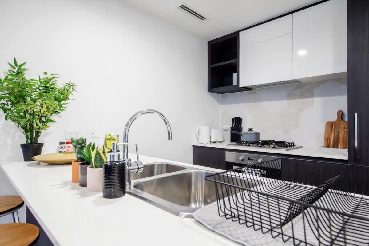 Apartment High Lvl Private And Quiet River View 2bd *