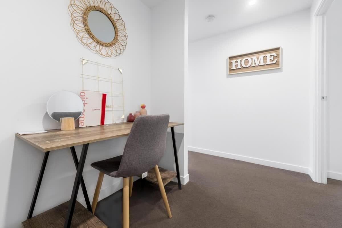 High Lvl Private And Quiet River View 2bd Apartment