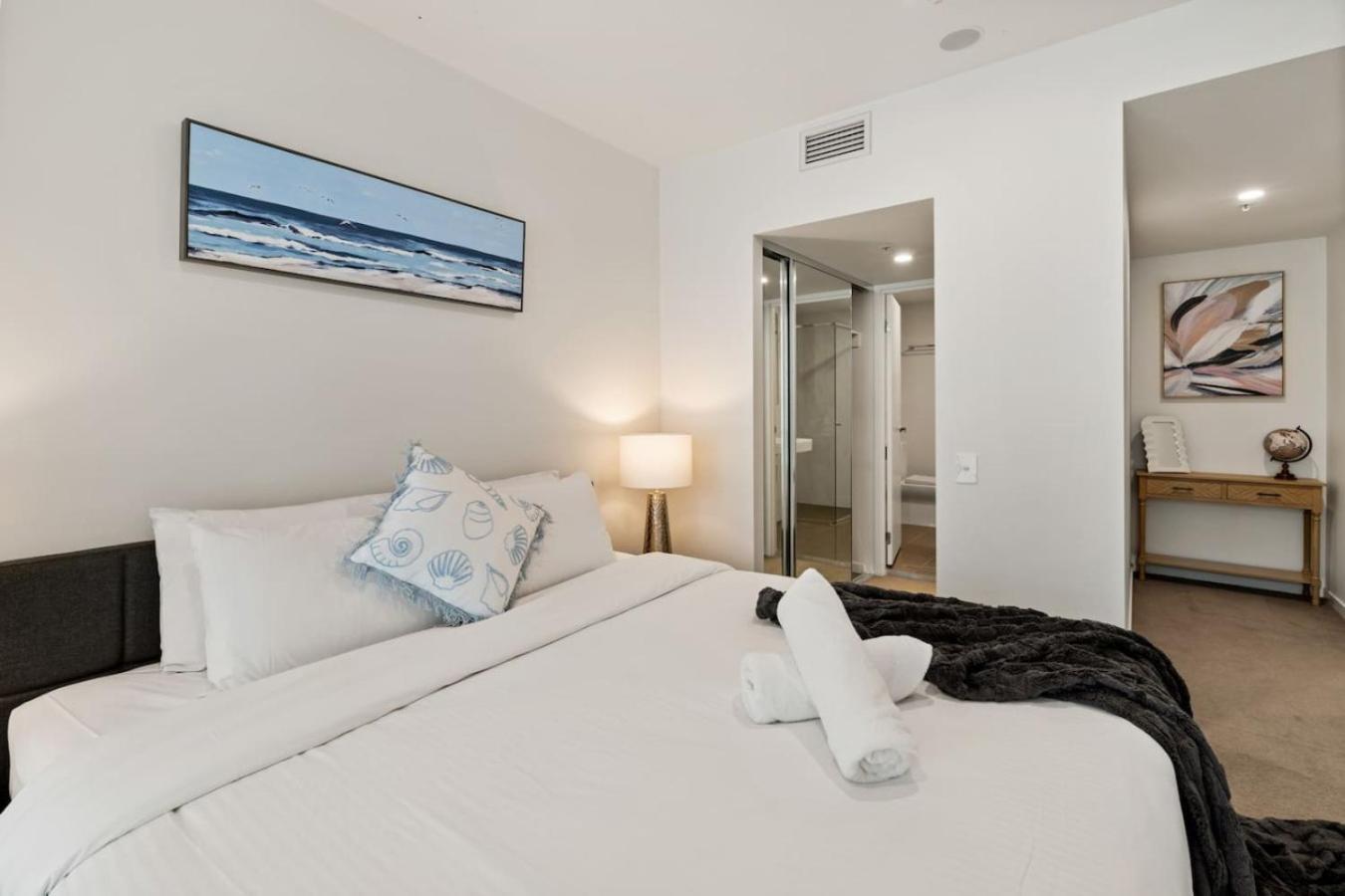Unbeatable River And Cbd Views Pool 2car And Prime Spot * Brisbane