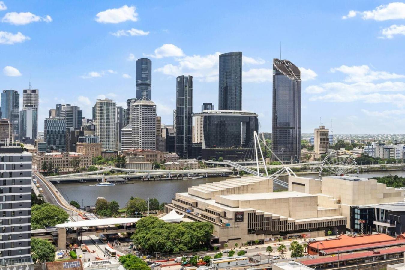 Unbeatable River And Cbd Views Pool 2car And Prime Spot Apartment Brisbane