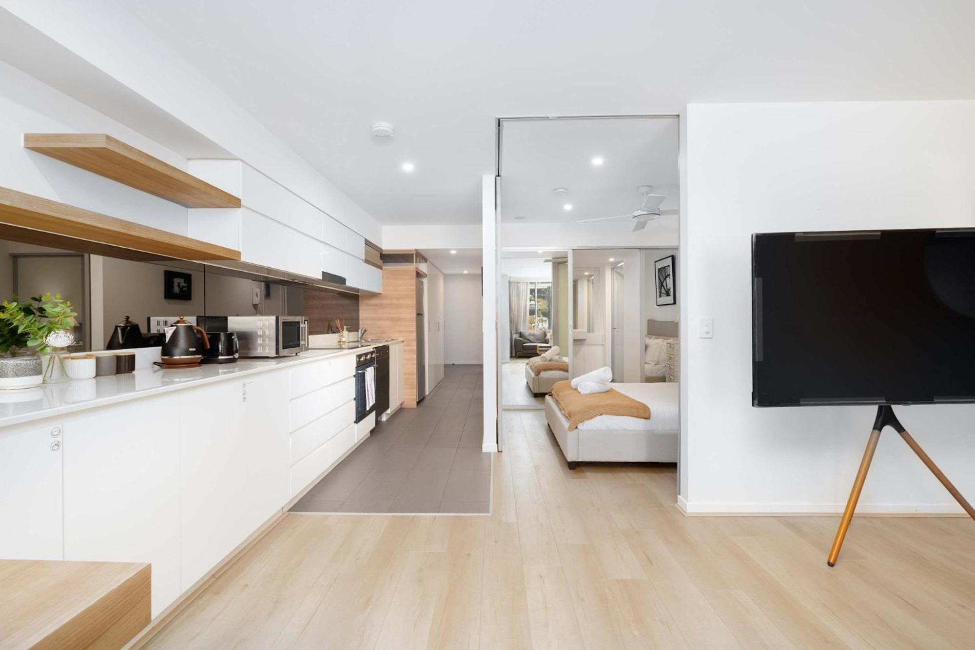 Chic Escape 2br Near Convention Centre Apartment