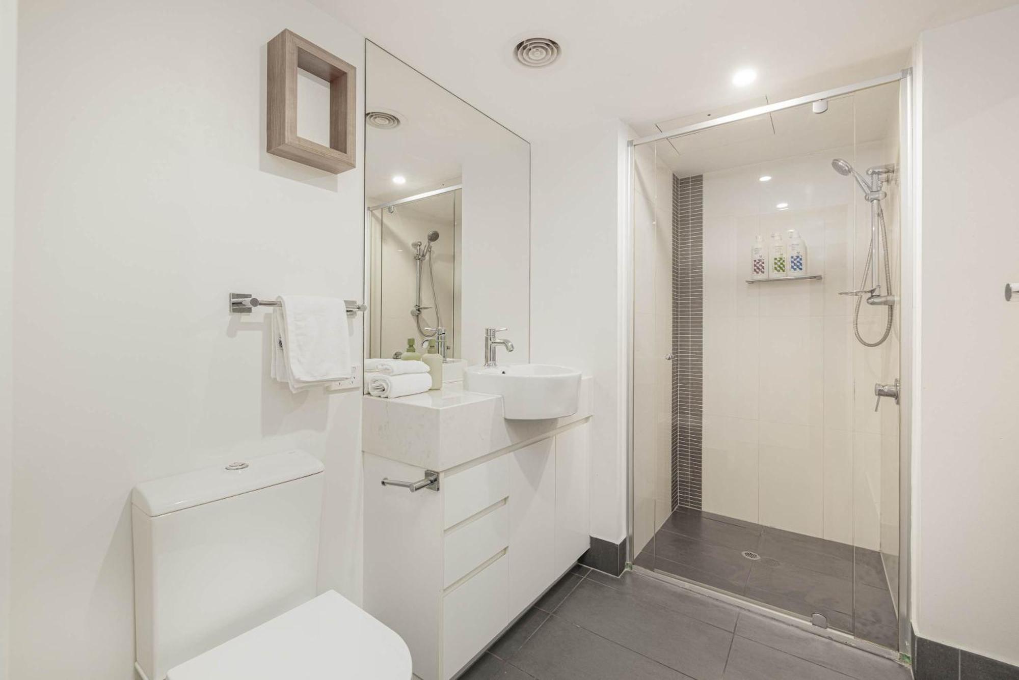 Chic Escape 2br Near Convention Centre Apartment *